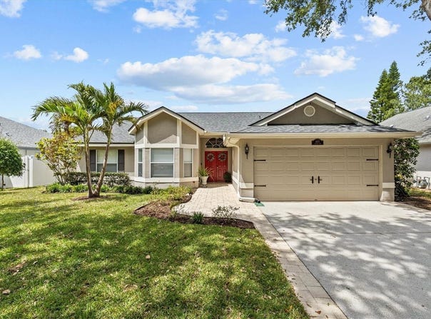1077 CAPTAINS WAY, TARPON SPRINGS, FL 34689