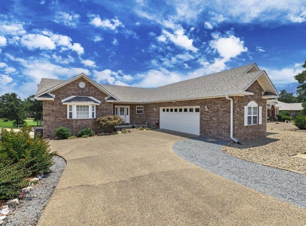 22 Ochavo Way, Hot Springs Village, AR 71909