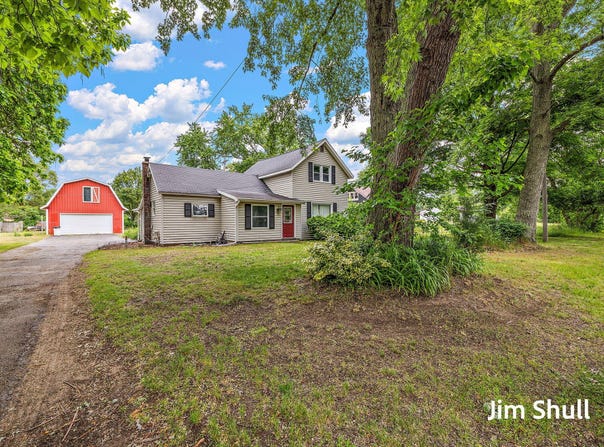 4090 Heights Ravenna Road, Fruitport, MI 49415