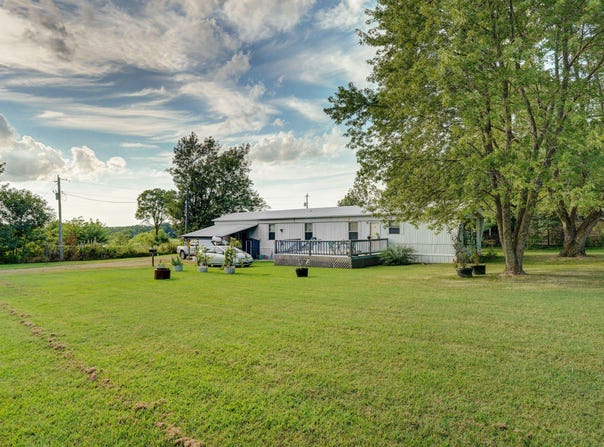 145 W Northview Street, Conway, MO 65632