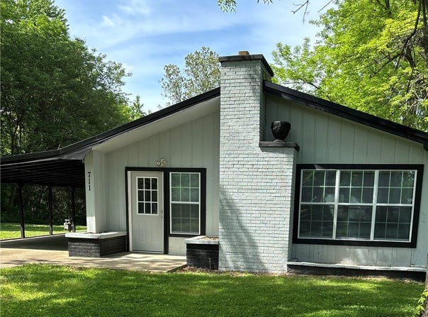 711 E Walnut, Paragould, AR 72450