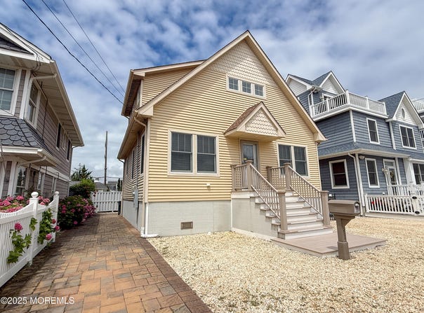 7 Nichols Avenue, Ortley Beach, NJ 08751