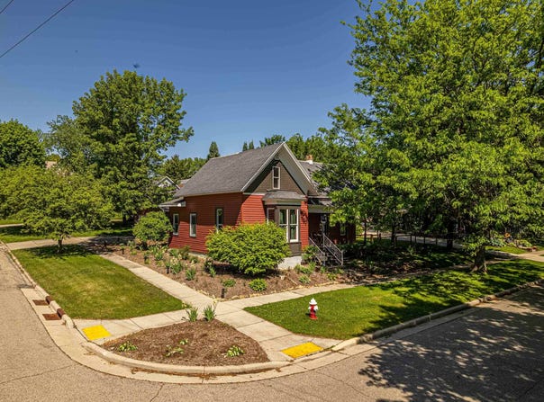 819 1st Street, New Glarus, WI 53574