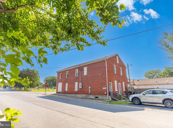 656 W 11TH STREET, FRONT ROYAL, VA 22630
