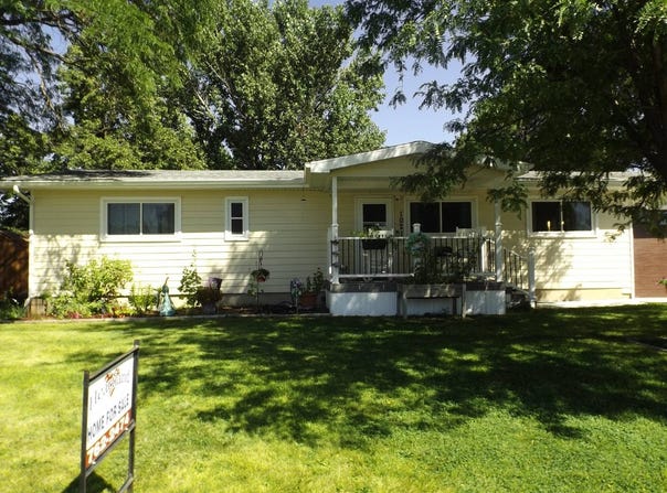 1021  Dakota, Alliance, NE 69301