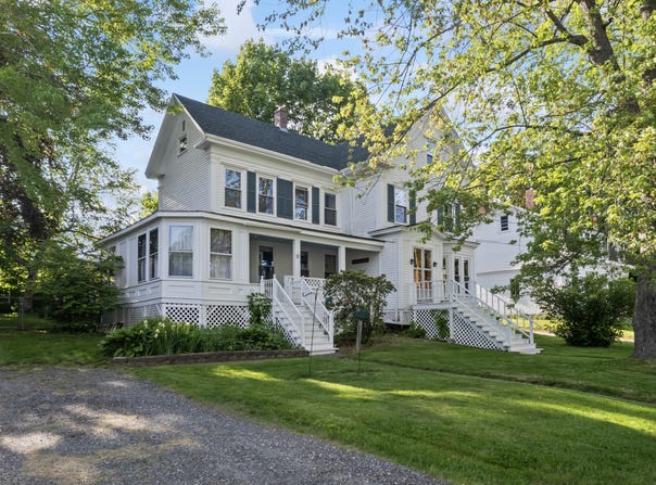 11 Center Street, Richmond, ME 04357
