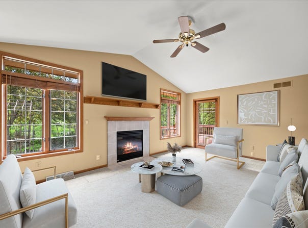 W159n4835 Graysland Dr, Menomonee Falls, WI 53051