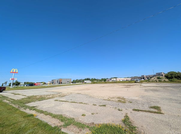 737 East Lakeshore, Manistique, MI 49854
