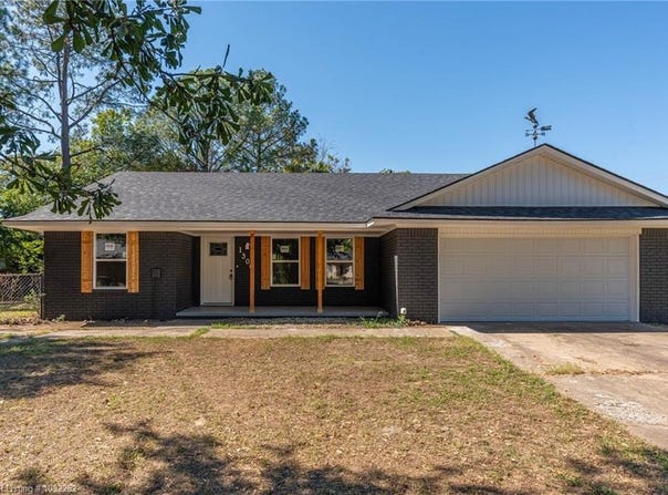 1300 Meadow CIR, Fort Smith, AR 72908