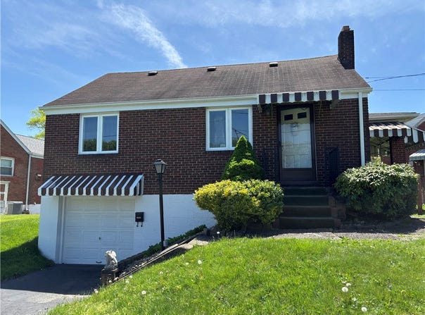 3200 Oakland Dr, Liberty Boro, PA 15133