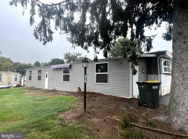 816 MARLETTE Circle, MOUNT WOLF, PA 17347