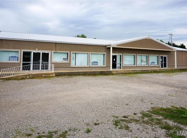 1126 Old Rte 66, St Robert, MO 65584