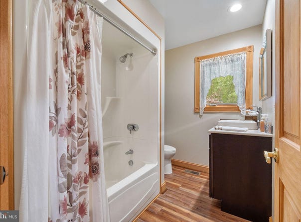 994 LINCOLN ROAD, MULLICA HILL, NJ 08062