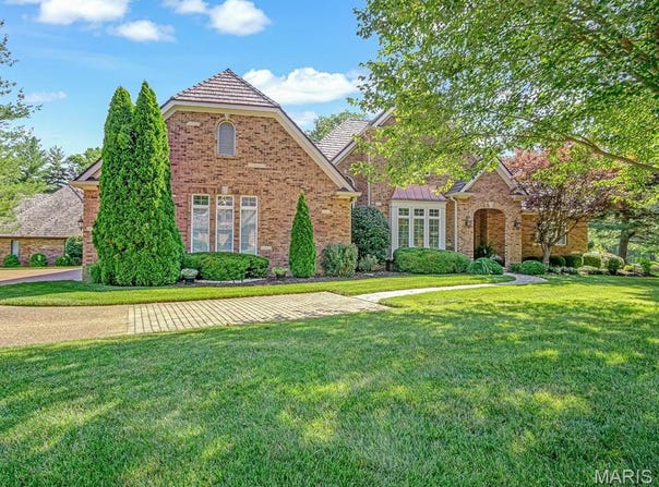 15 Northbridge Lane, Edwardsville, IL 62025