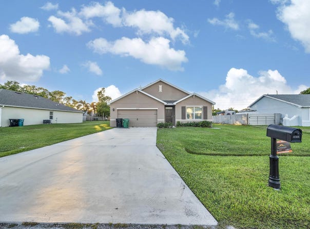 2538 SE Rock Springs Drive, Port Saint Lucie, FL 34952