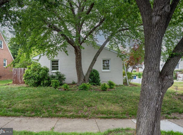 1321 DANDRIDGE STREET, FREDERICKSBURG, VA 22401