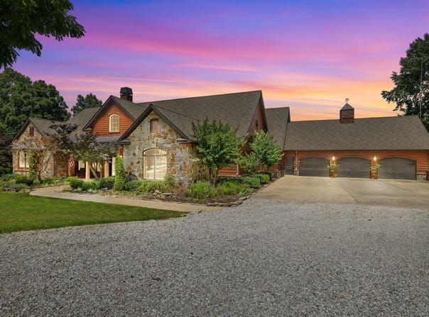 315 Buckskin, Pineville, MO 64856