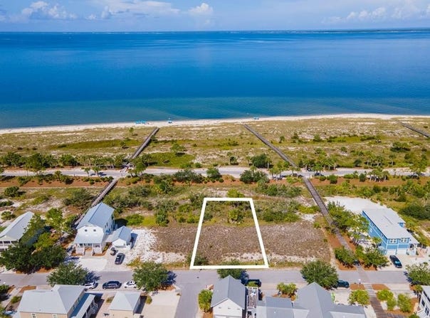 301 Front St, Port St. Joe, FL 32456