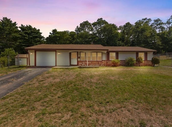 9 Massachusetts Ave, Brockton, MA 02302
