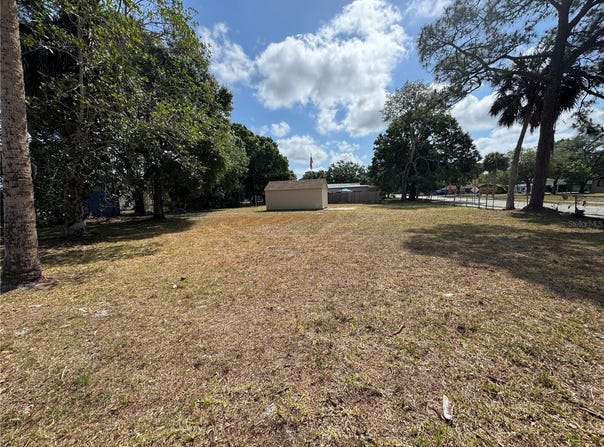 633 S VARR AVENUE, COCOA, FL 32922