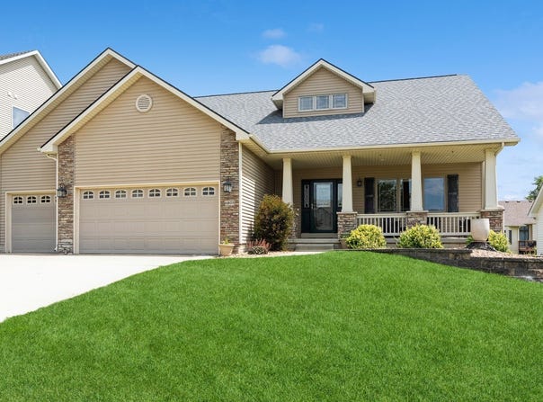 6805 Aubrey Court, Johnston, IA 50131