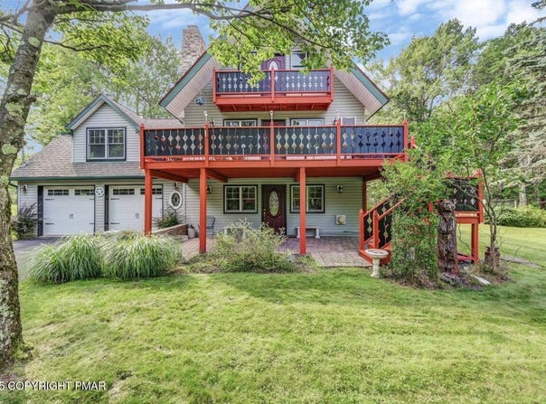 187 Ash Drive, Long Pond, PA 18334
