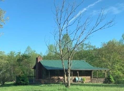 Rt 68/3 Rear, Harts, WV 25524