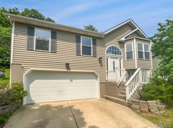 109 Wynstay Avenue, Valley Park, MO 63088