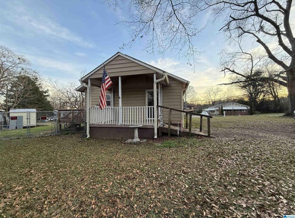 1541 26TH AVENUE, HUEYTOWN, AL 35023