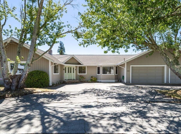 5325 Lone Pine Rd, Sebastopol, CA 95472