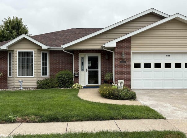 1523 Cambridge Drive, Burlington, IA 52601