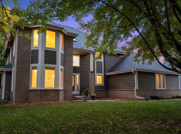 1264 Creekside Ln, Grafton, WI 53024