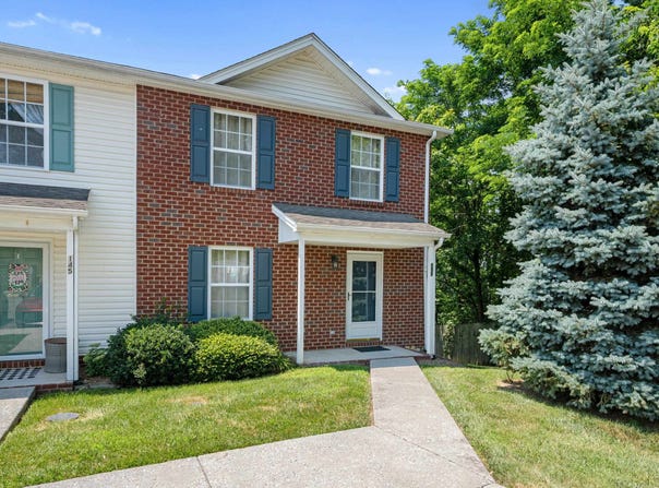 155 CHARLESTON Lane, Christiansburg, VA 24073