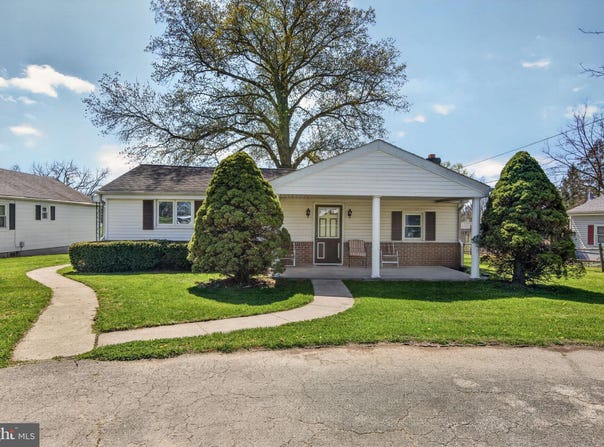 1636 E CANAL Road, DOVER, PA 17315
