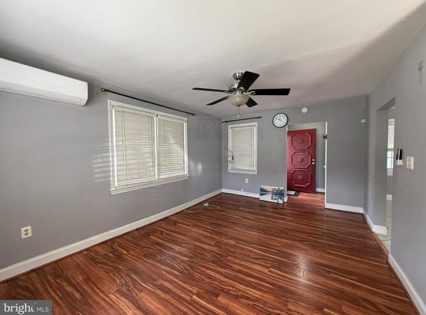 6909 STANDISH DRIVE, HYATTSVILLE, MD 20784