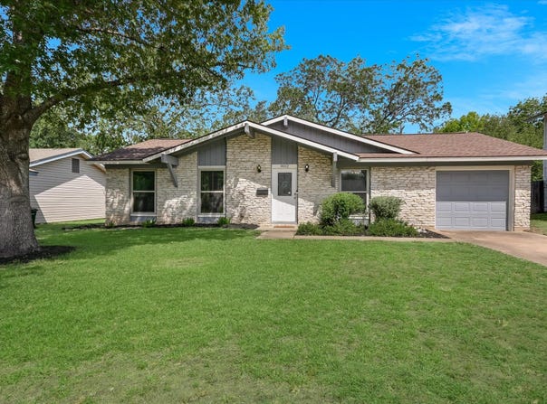 8012 Stillwood LN, Austin, TX 78757