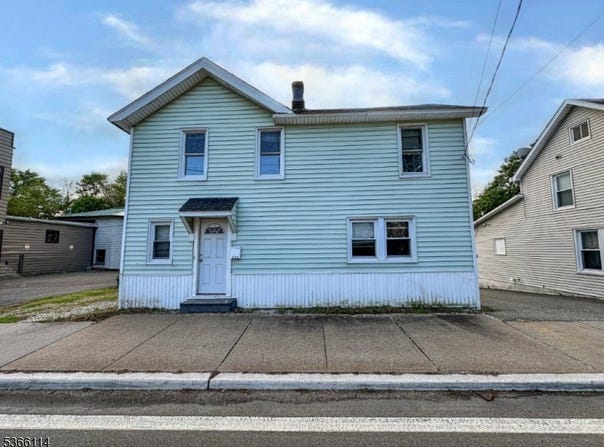 748 Ringwood Ave, Wanaque Boro, NJ 07465-1506