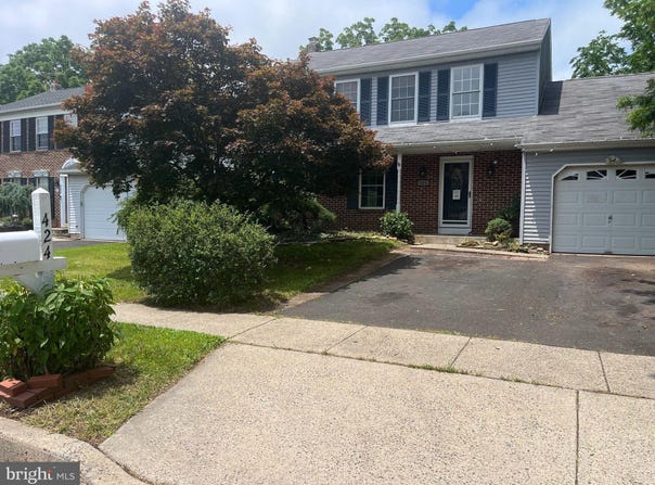 424 DORCHESTER LANE, PERKASIE, PA 18944