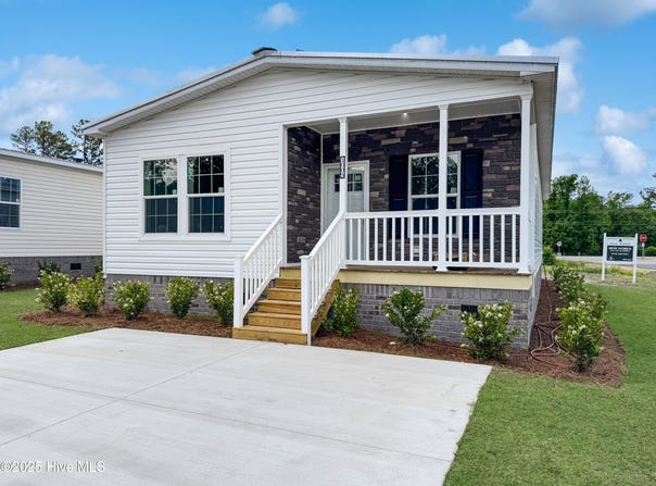 1005 Pine Ridge Court, Castle Hayne, NC 28429