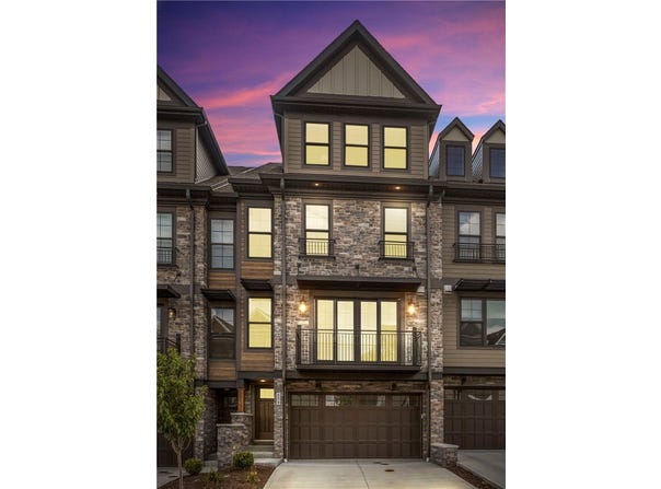 134 Enclave Dr, Seven Fields Boro, PA 16046