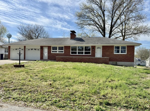 401 Vassar St, Bunceton, MO 65237