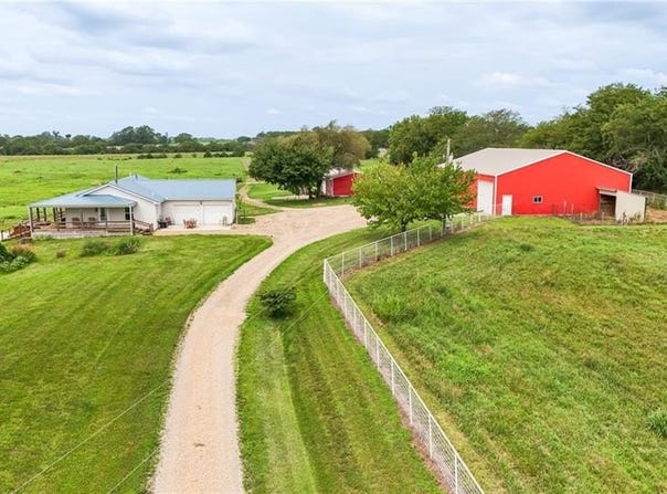 11371 Osage Road, Oskaloosa, KS 66066