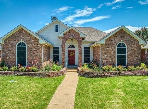 2900 Boyd Street, Ennis, TX 75119