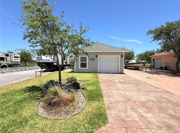 18 Augusta Circle, Aransas Pass, TX 78336