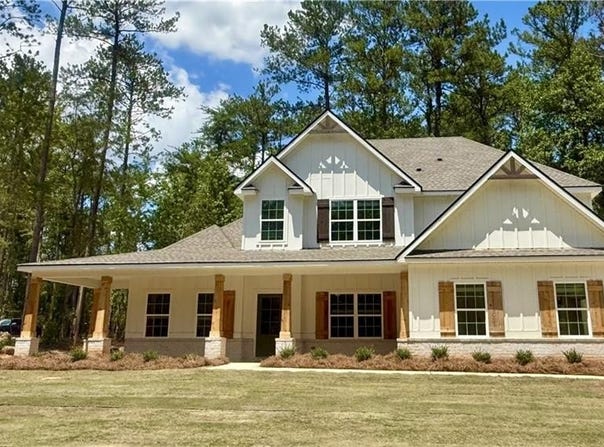 657 Lee Rd 334, Salem, AL 36874
