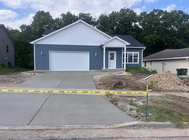 648 Lakeview Avenue, Merrimac, WI 53561-0001