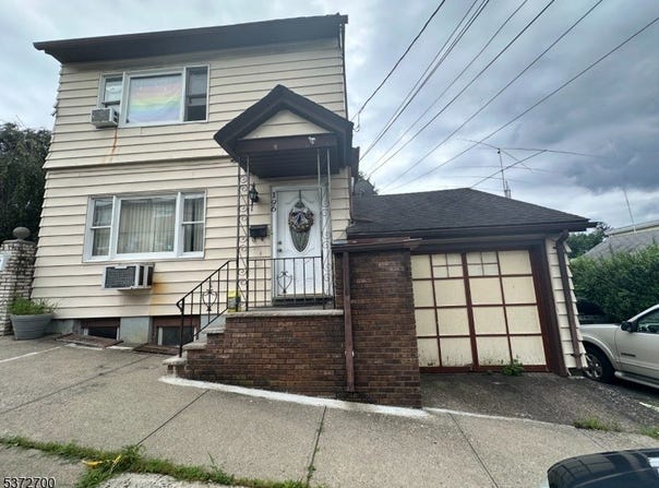 192 Caldwell Ave, Paterson City, NJ 07501-2514