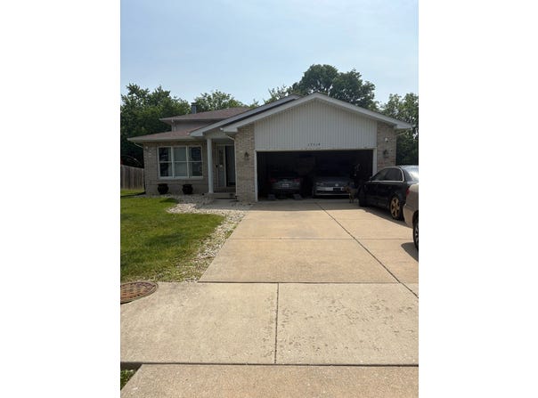 17519 Central Park Avenue, Hazel Crest, IL 60429