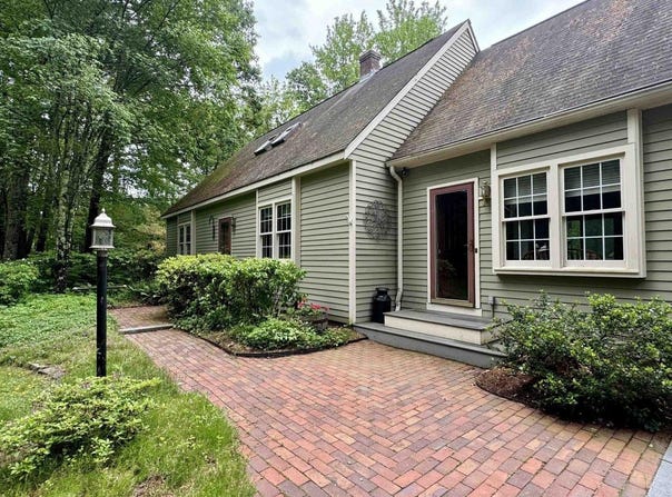 114 Snow Pond Road, Concord, NH 03301
