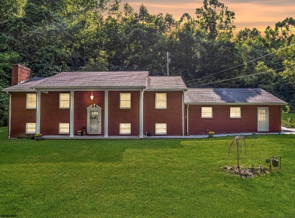 6090 Fairmont Road, Rivesville, WV 26588